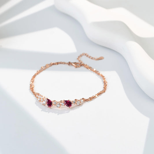 この人気のレディースブレスレットは、925スターリングシルバー製で、低アレルギー性。夏、花火大会、記念日などに最適です。シンプルなダブルチェーンデザインが特徴です。